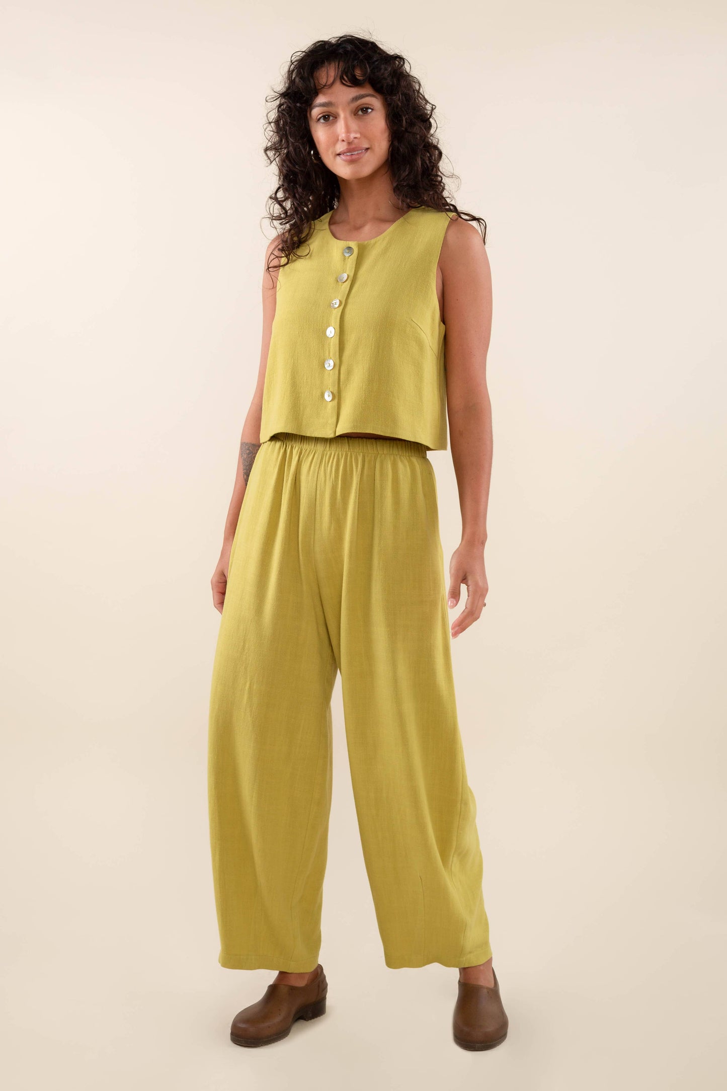 Hi-Neck Linen Vest