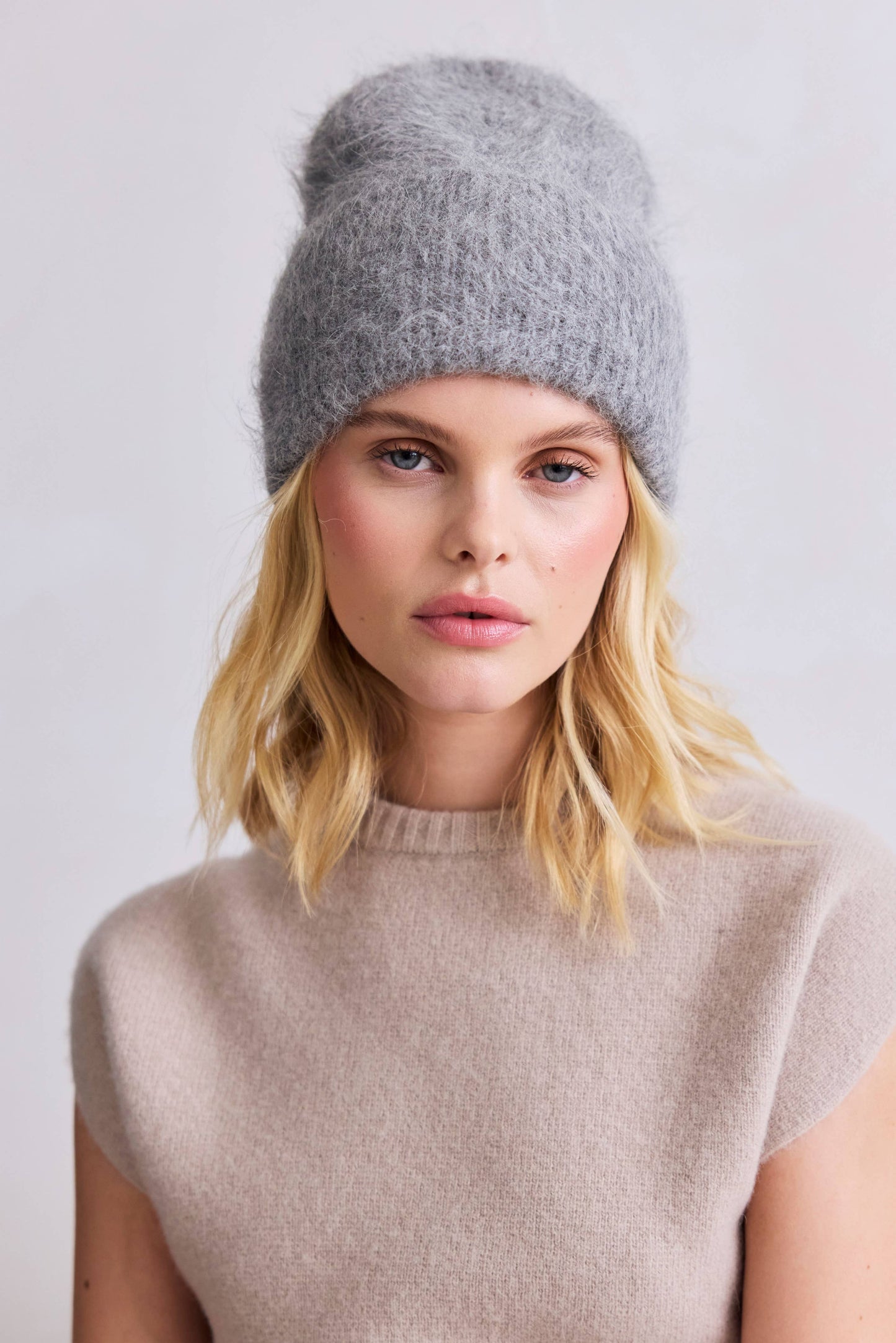The Alpaca Beanie - Blizzard Grey - Responsible Alpaca Standard Certified
