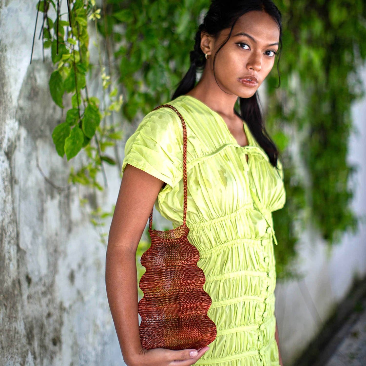 SHELL Handwoven Wire Bag In Copper